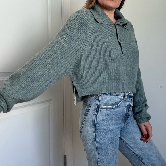 Half Snap Closure Long Sleeve Cropped Sweater with Side Slits - Picture 3 of 9